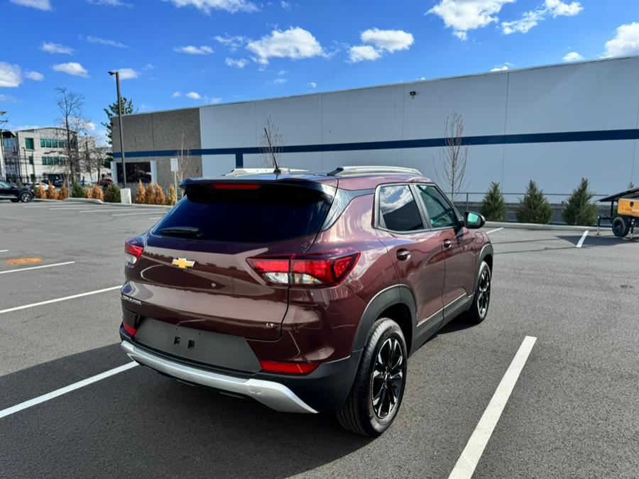 2023 Chevrolet Trailblazer FWD 4dr LT photo