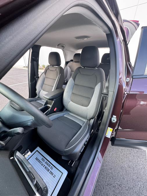 2023 Chevrolet Trailblazer FWD 4dr LT photo