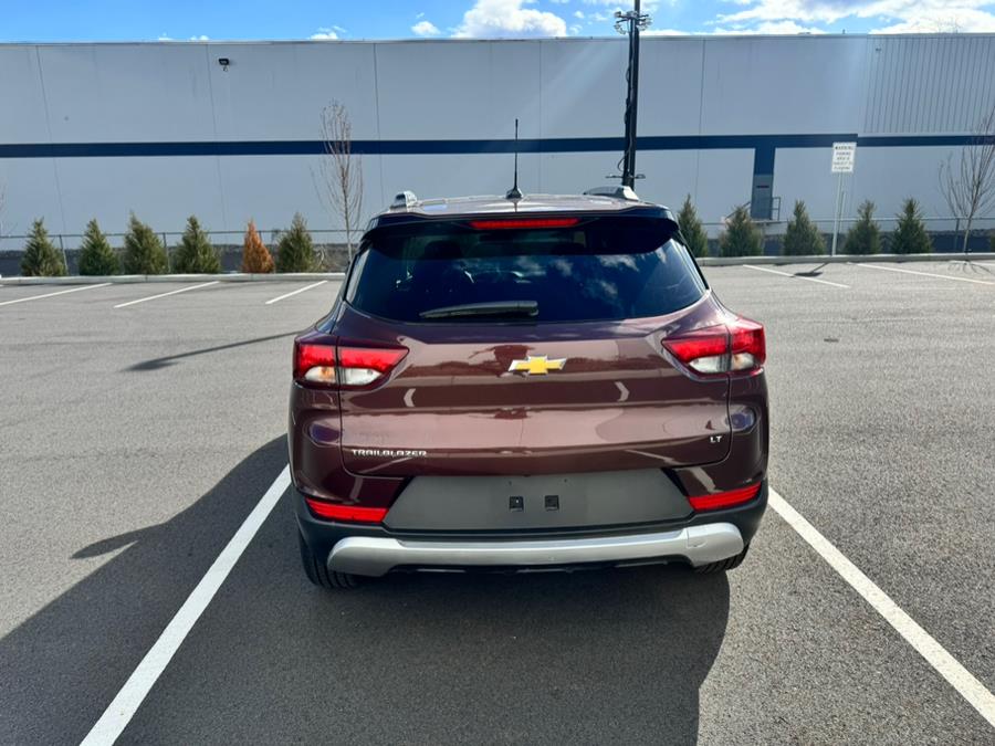 2023 Chevrolet Trailblazer FWD 4dr LT photo
