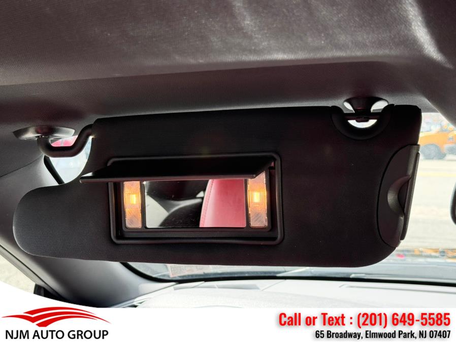 2014 Dodge Challenger SXT photo