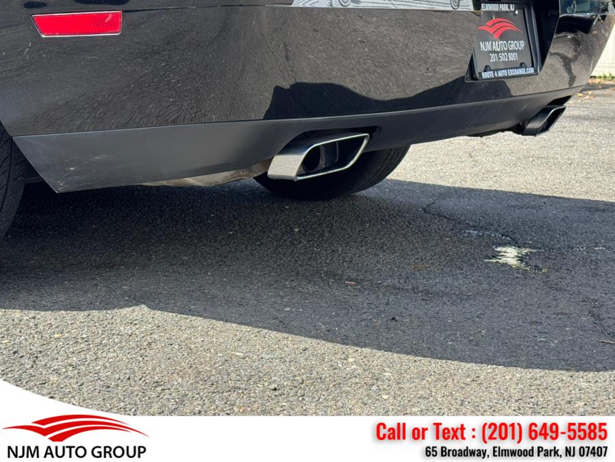 2014 Dodge Challenger SXT photo