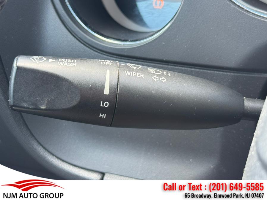 2014 Dodge Challenger SXT photo
