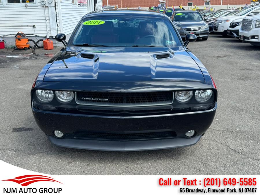 2014 Dodge Challenger SXT photo