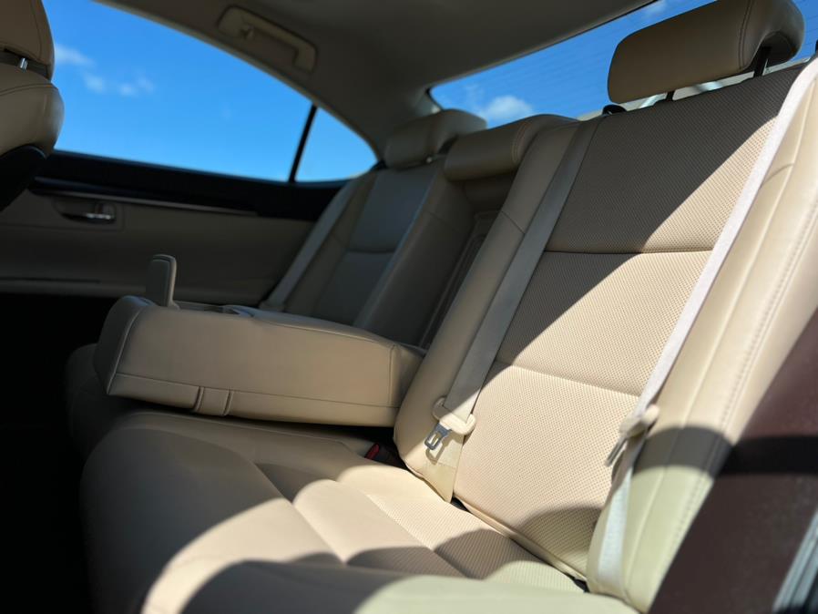2017 Lexus ES ES photo