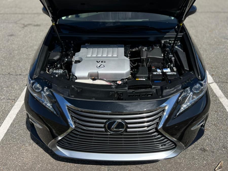 2017 Lexus ES ES photo