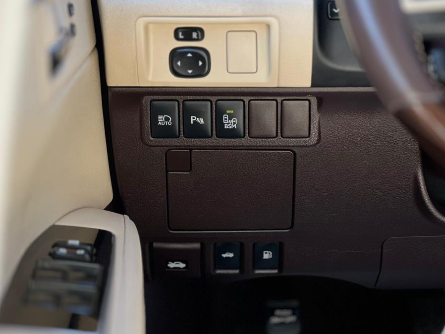 2017 Lexus ES ES photo