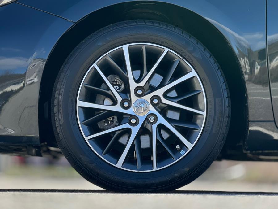 2017 Lexus ES ES photo