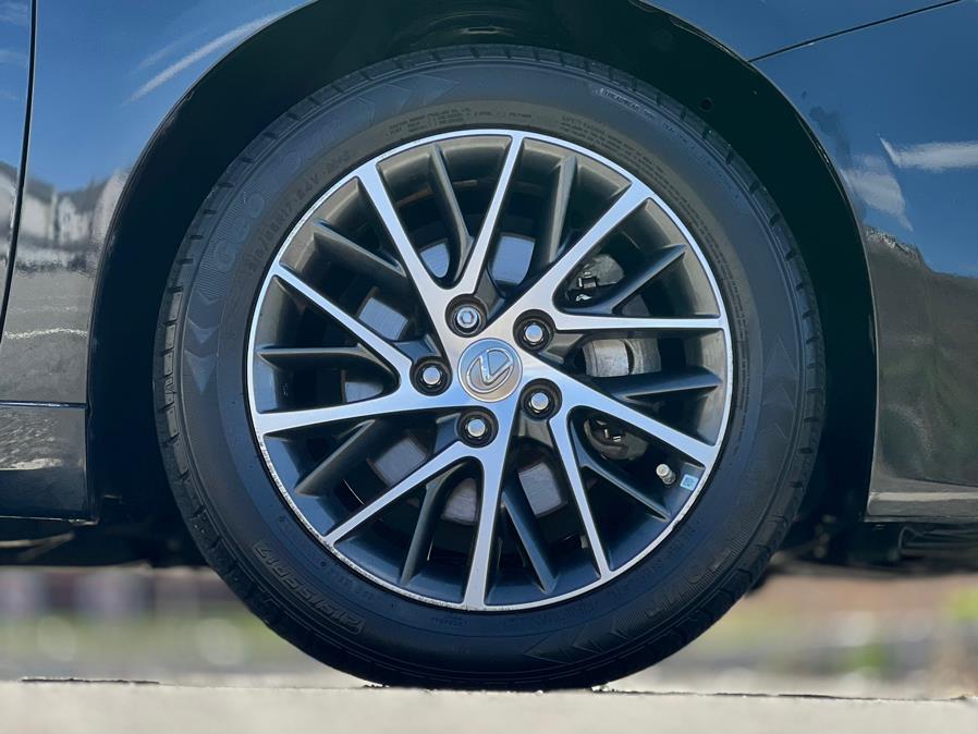 2017 Lexus ES ES photo