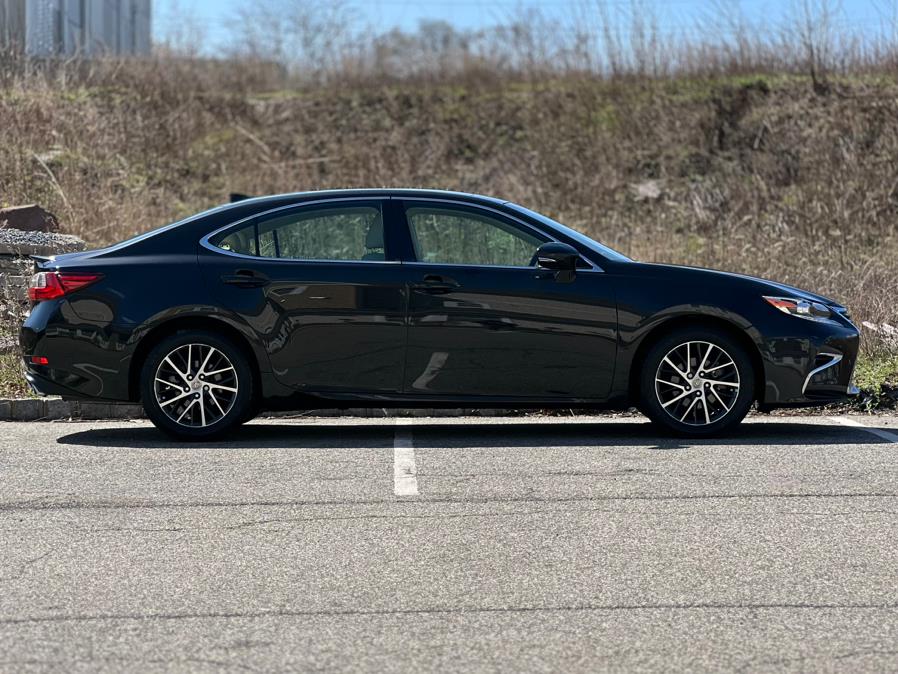 2017 Lexus ES ES photo