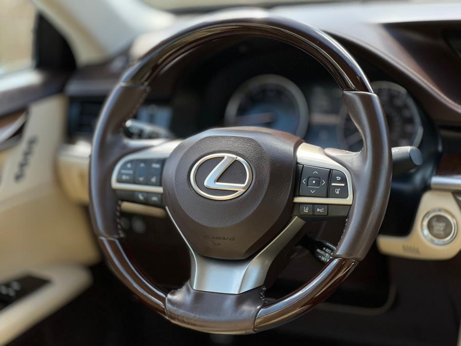 2017 Lexus ES ES photo