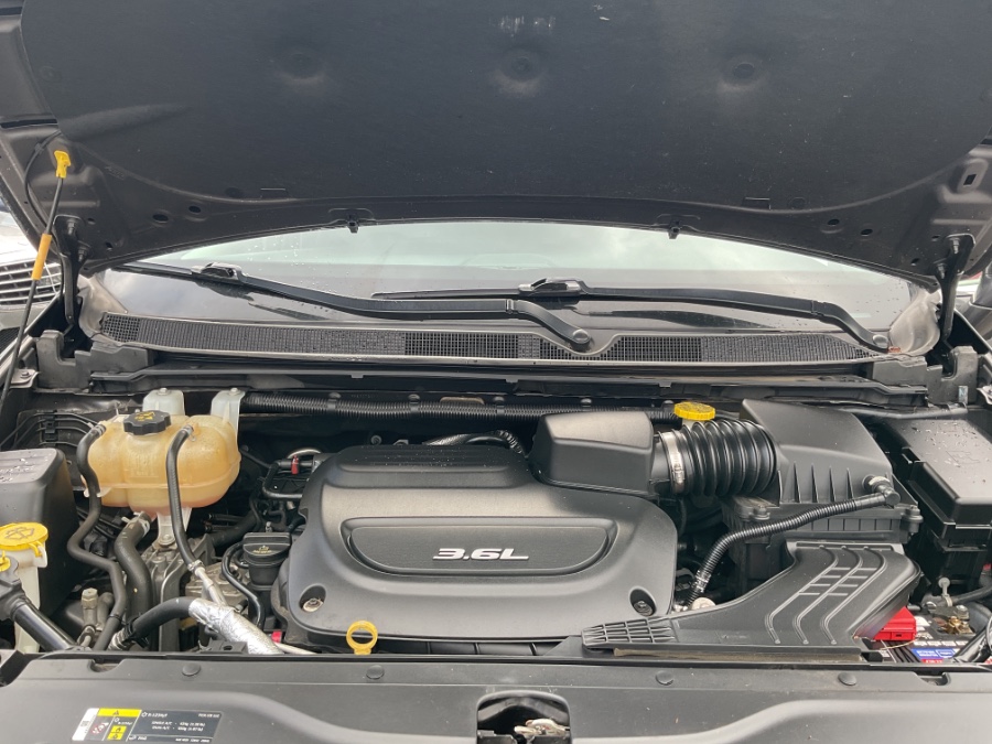 2018 Chrysler Pacifica Touring L FWD photo
