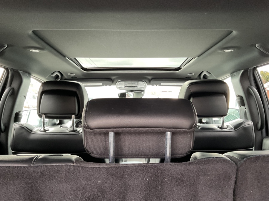 2019 Jeep Grand Cherokee Overland 4x4 photo