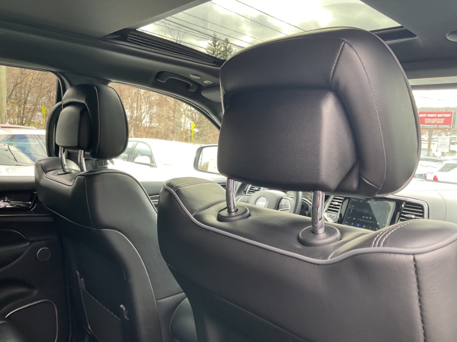 2019 Jeep Grand Cherokee Overland 4x4 photo