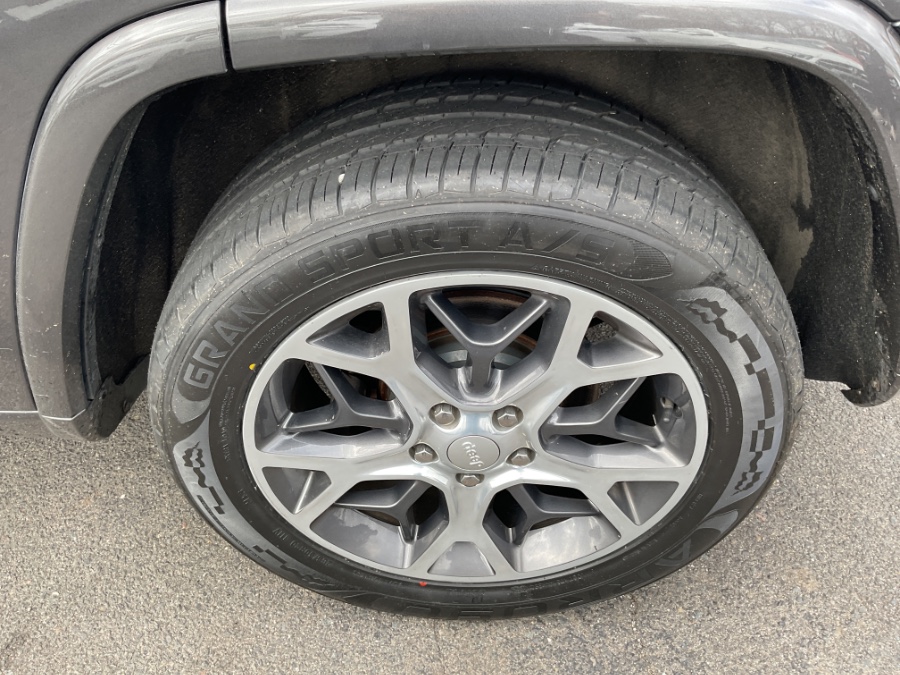 2019 Jeep Grand Cherokee Overland 4x4 photo