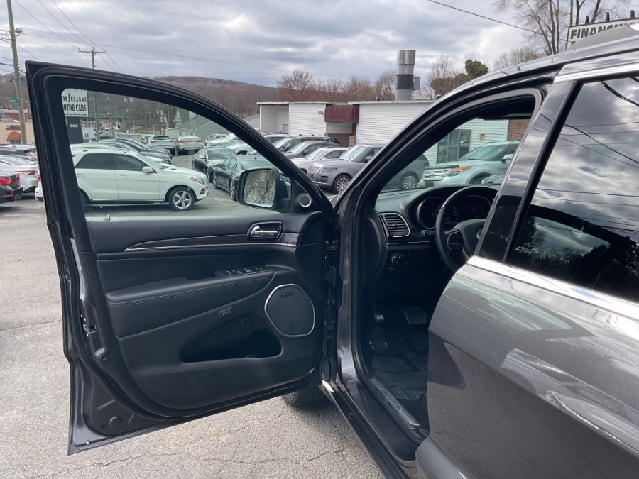2019 Jeep Grand Cherokee Overland 4x4 photo