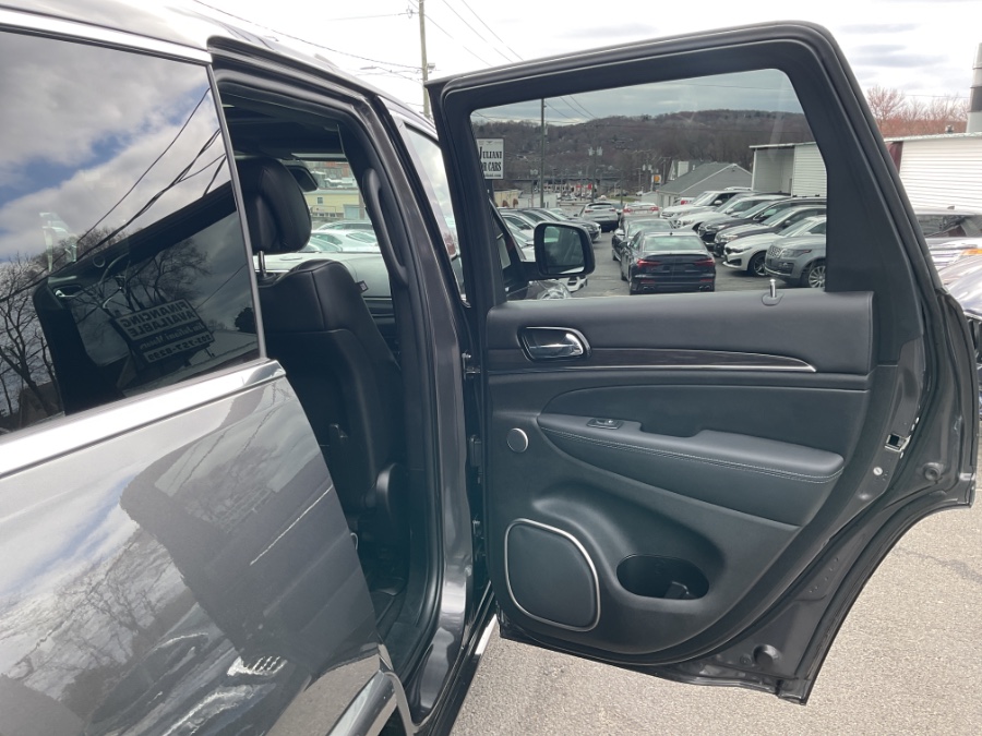 2019 Jeep Grand Cherokee Overland 4x4 photo