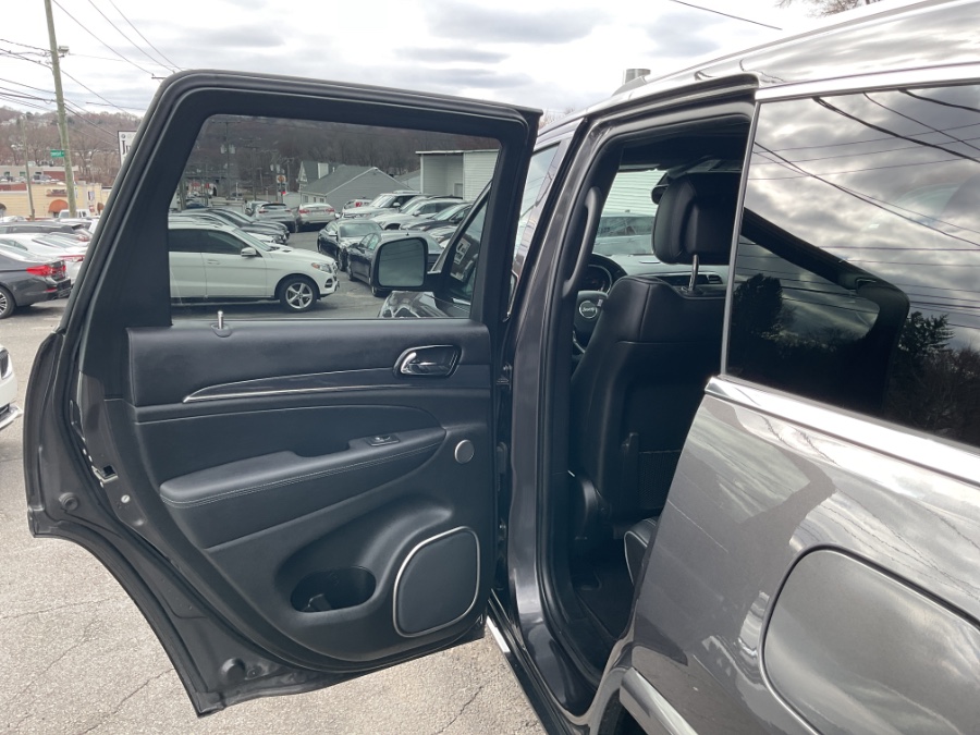 2019 Jeep Grand Cherokee Overland 4x4 photo