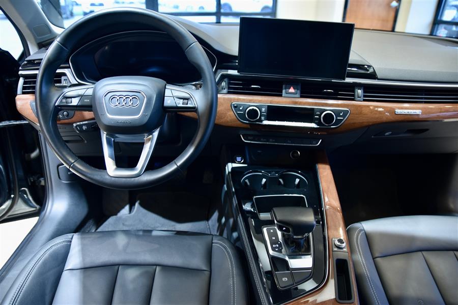 2022 Audi A4 quattro Premium Plus 40 TFSI photo