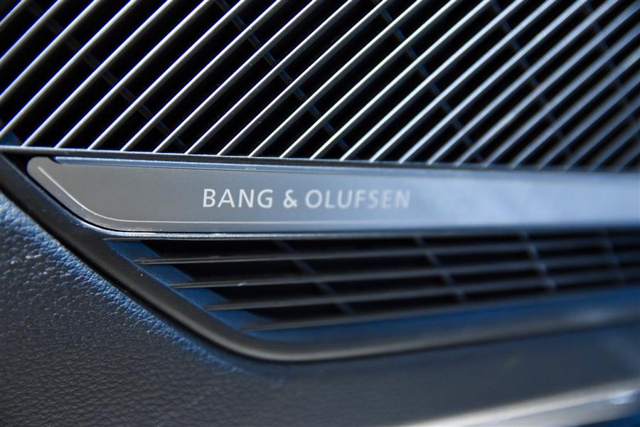 2022 Audi A4 quattro Premium Plus 40 TFSI photo