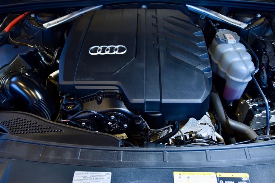 2022 Audi A4 quattro Premium Plus 40 TFSI photo