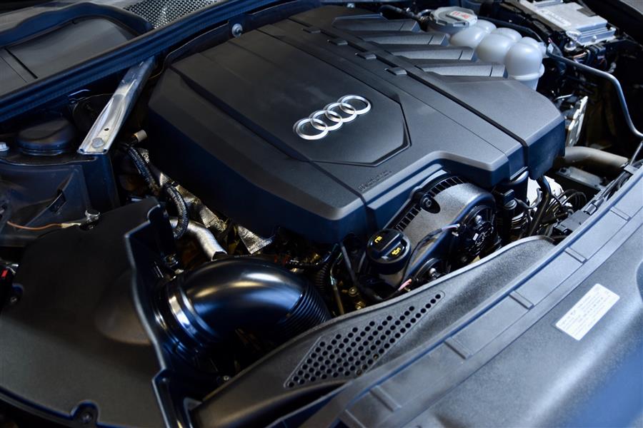 2022 Audi A4 quattro Premium Plus 40 TFSI photo