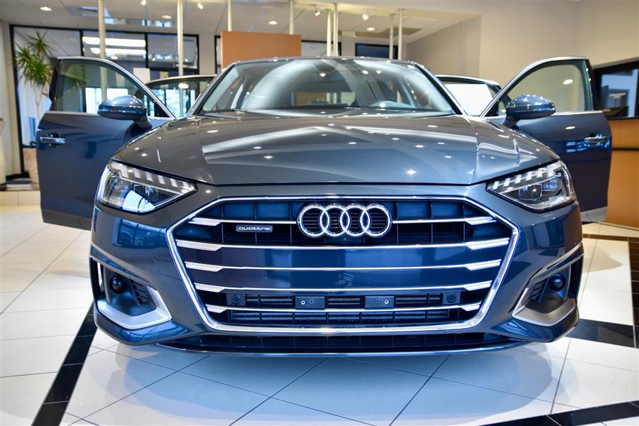 2022 Audi A4 quattro Premium Plus 40 TFSI photo