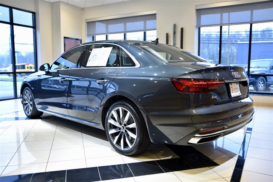 2022 Audi A4 quattro Premium Plus 40 TFSI photo