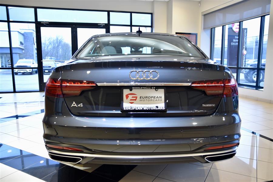 2022 Audi A4 quattro Premium Plus 40 TFSI photo