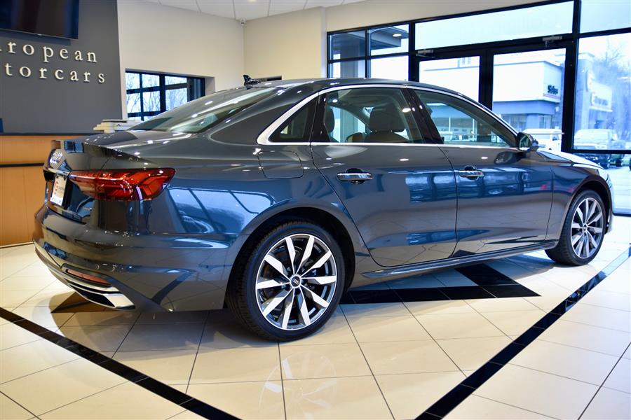 2022 Audi A4 quattro Premium Plus 40 TFSI photo