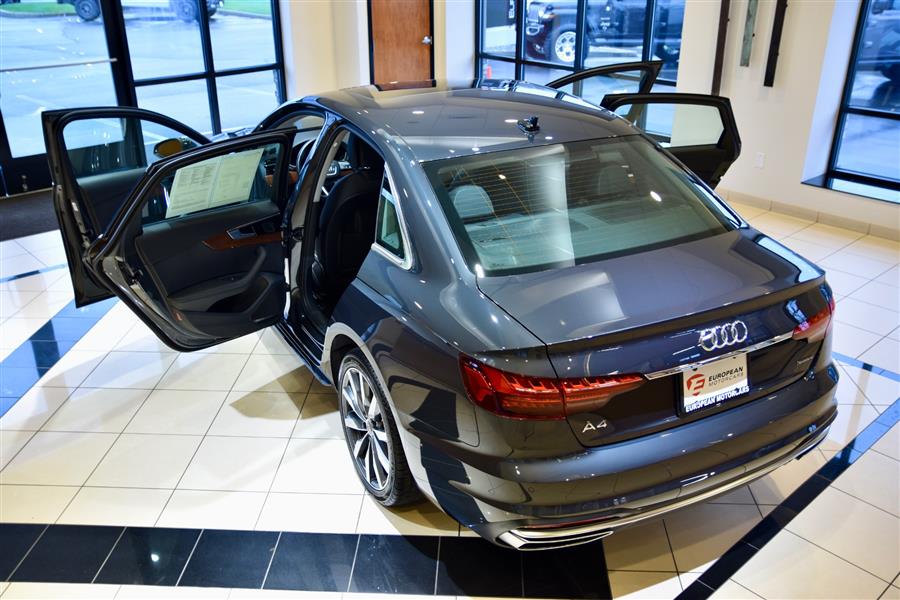 2022 Audi A4 quattro Premium Plus 40 TFSI photo