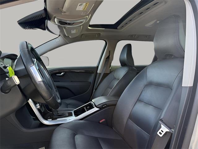 2016 Volvo XC70 T5 Platinum photo