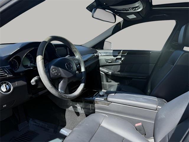 2011 Mercedes-Benz E-Class E350 4MATIC Luxury photo