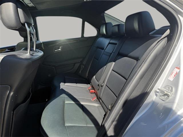 2011 Mercedes-Benz E-Class E350 4MATIC Luxury photo