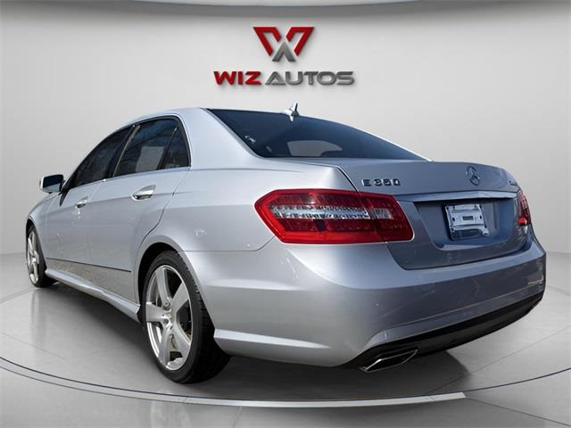 2011 Mercedes-Benz E-Class E350 4MATIC Luxury photo