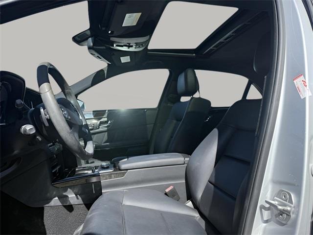 2011 Mercedes-Benz E-Class E350 4MATIC Luxury photo