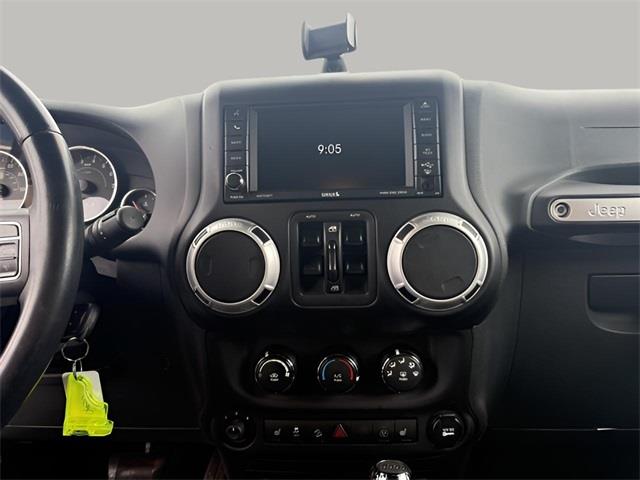 2015 Jeep Wrangler Unlimited Sahara photo