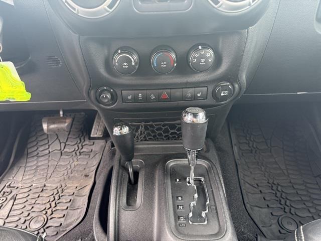 2015 Jeep Wrangler Unlimited Sahara photo