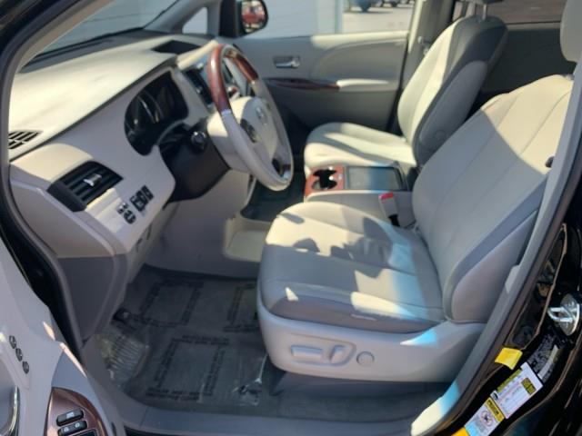 2012 Toyota Sienna XLE 7-Passenger photo