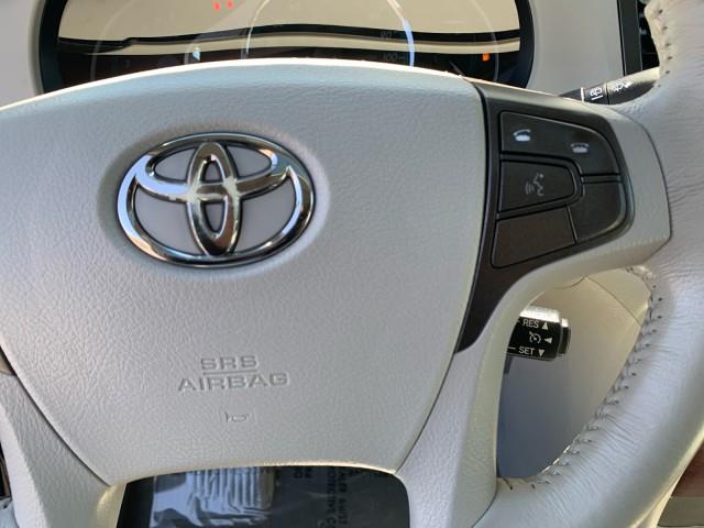 2012 Toyota Sienna XLE 7-Passenger photo