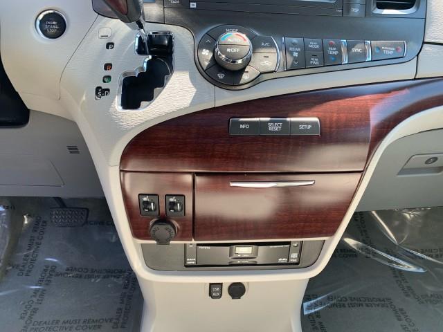 2012 Toyota Sienna XLE 7-Passenger photo