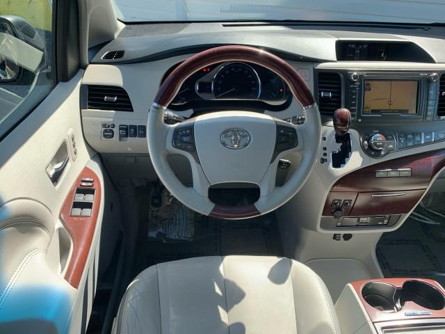 2012 Toyota Sienna XLE 7-Passenger photo