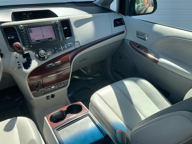 2012 Toyota Sienna XLE 7-Passenger photo