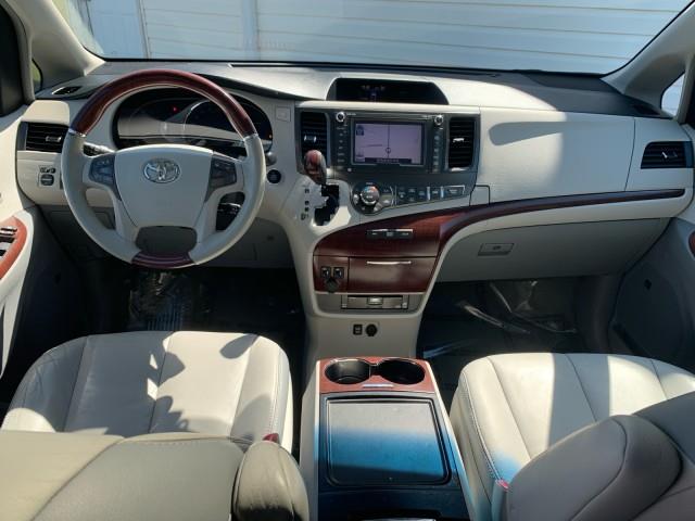 2012 Toyota Sienna XLE 7-Passenger photo