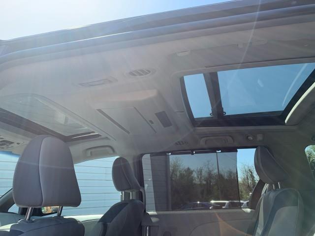 2012 Toyota Sienna XLE 7-Passenger photo