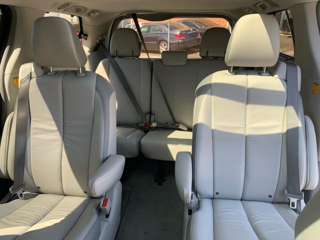 2012 Toyota Sienna XLE 7-Passenger photo