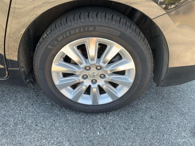 2012 Toyota Sienna XLE 7-Passenger photo