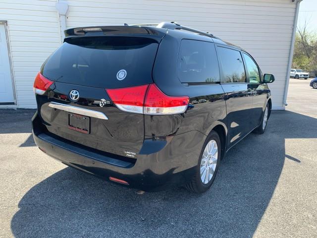 2012 Toyota Sienna XLE 7-Passenger photo