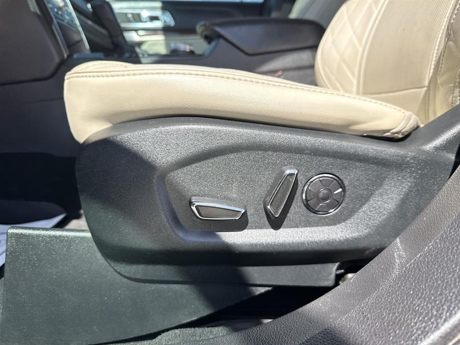 2018 Ford Explorer Platinum photo