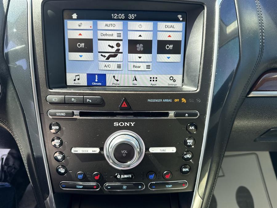 2018 Ford Explorer Platinum photo