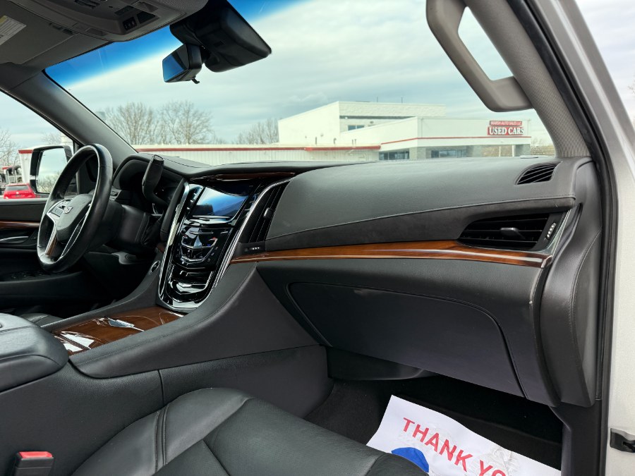 2017 Cadillac Escalade 4WD 4dr Luxury photo